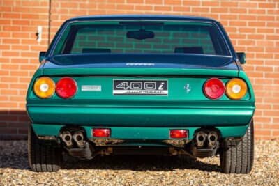 9万2000ユーロ（邦貨換算約1470万円）で落札されたフェラーリ「400i オートマチック」（C）Bonhams