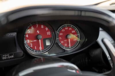 550万ドル～650万ドル（邦貨換算約8億2500万円〜9億7500万円）で現在も販売中のフェラーリ「エンツォ フェラーリ」（C）Courtesy of RM Sotheby's