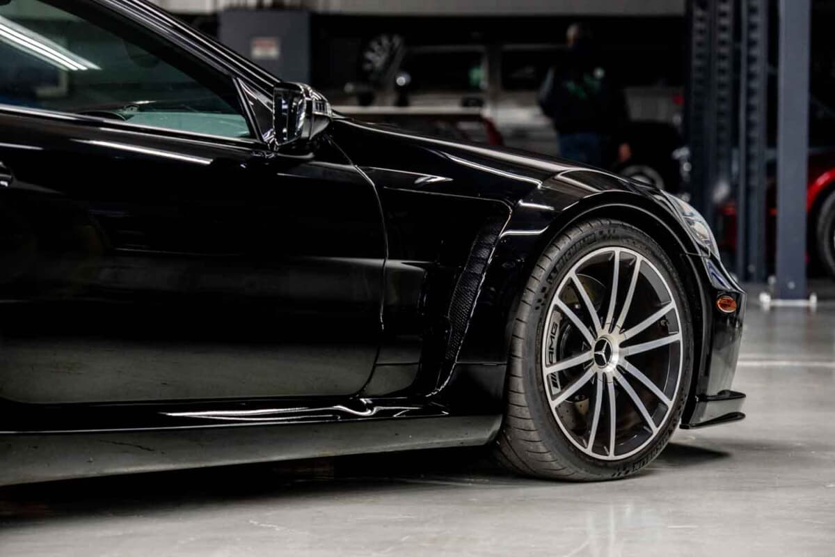 メルセデスベンツSL65 AMG ブラックシリーズ グリーンメタリック 350台のみのメルセデス・ベンツ「SL65 AMG ブラックシリーズ」が