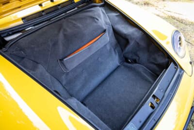 21万8500ユーロ（邦貨換算約3500万円）で落札されたポルシェ「911ターボ クーペ」（C）Courtesy of RM Sotheby's