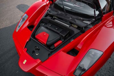 550万ドル～650万ドル（邦貨換算約8億2500万円〜9億7500万円）で現在も販売中のフェラーリ「エンツォ フェラーリ」（C）Courtesy of RM Sotheby's