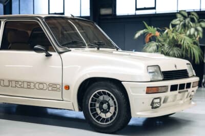 10万3500ユーロ（邦貨換算約1670万円）で落札されたルノー「5 ターボ2」（C）Courtesy of RM Sotheby's