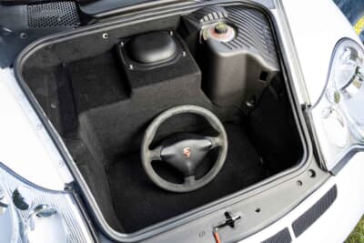 16万1000ユーロ（邦貨換算約2580万円）で落札されたポルシェ「911GT3 RS」（C）Courtesy of RM Sotheby's