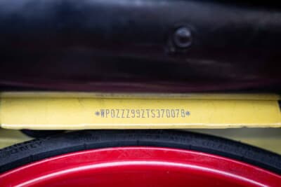 21万8500ユーロ（邦貨換算約3500万円）で落札されたポルシェ「911ターボ クーペ」（C）Courtesy of RM Sotheby's