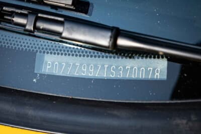 21万8500ユーロ（邦貨換算約3500万円）で落札されたポルシェ「911ターボ クーペ」（C）Courtesy of RM Sotheby's