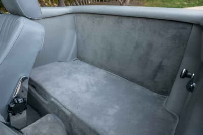 7万8400ドル（邦貨換算約1170万円）で落札されたメルセデス・ベンツ「560SL」（C）Courtesy of RM Sotheby's