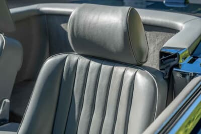 7万8400ドル（邦貨換算約1170万円）で落札されたメルセデス・ベンツ「560SL」（C）Courtesy of RM Sotheby's