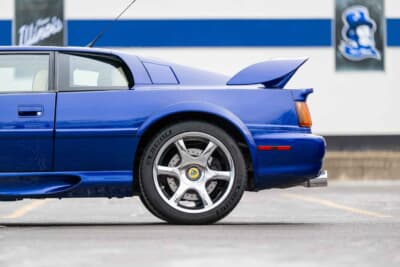 15万1200ドル（邦貨換算約2255万円）で落札されたロータス「エスプリV8」（C）Courtesy of RM Sotheby's