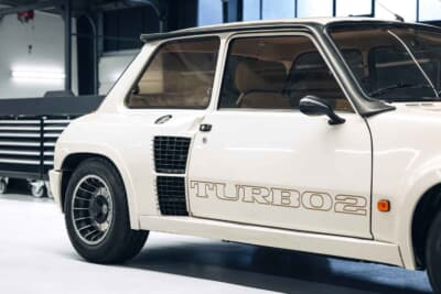 10万3500ユーロ（邦貨換算約1670万円）で落札されたルノー「5 ターボ2」（C）Courtesy of RM Sotheby's