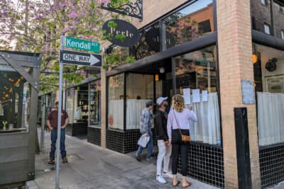 夕食はオールド・パサデナにあるペルレ（Perle）にて