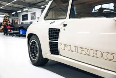 10万3500ユーロ（邦貨換算約1670万円）で落札されたルノー「5 ターボ2」（C）Courtesy of RM Sotheby's