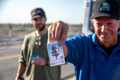 ここでは熱気球の大きな大会も行われているそうで、熱気球トレーディングカードをもらった