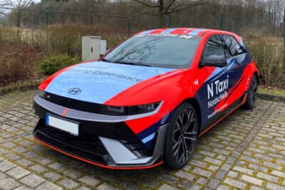 ヒョンデのEVタクシーもありました