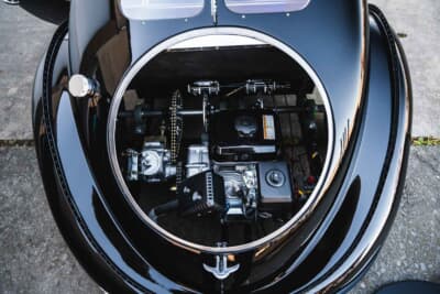 9万ユーロ（邦貨換算約1450万）で落札されたブガッティ「T57SCクーペ・アトランティーク ジュニアカー」（C）Courtesy of RM Sotheby's