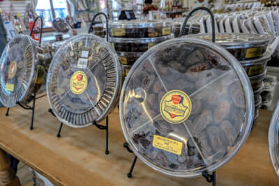 その名の通りデーツ(ナツメヤシの実)がここの名物だ