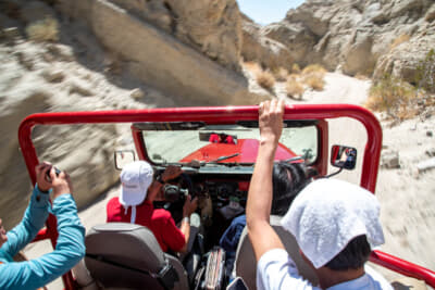 メタテランチでレッド・ジープ・ツアーというアドベンチャー・プログラムに参加