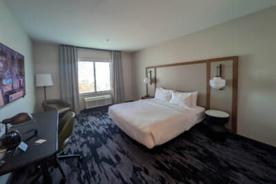 日本人の感覚では広すぎる部屋で、すぐに爆睡した