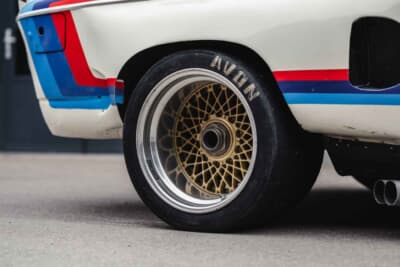  50万ユーロ～65万ユーロ（邦貨換算約8050万円〜1億465万円）で現在も販売中のBMW「3.0CSL バッドモービル」（C）Courtesy of RM Sotheby's