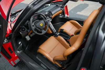 550万ドル～650万ドル（邦貨換算約8億2500万円〜9億7500万円）で現在も販売中のフェラーリ「エンツォ フェラーリ」（C）Courtesy of RM Sotheby's