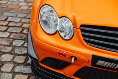 60万ユーロ〜80万ユーロ（邦貨換算約9610万円〜1億2810万円）で現在も販売中のメルセデス・ベンツ「CLK DTM AMG P900 プロトタイプ」（C）Bonhams