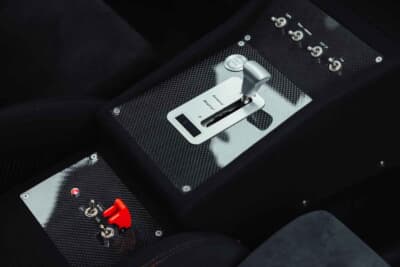 60万ユーロ〜80万ユーロ（邦貨換算約9610万円〜1億2810万円）で現在も販売中のメルセデス・ベンツ「CLK DTM AMG P900 プロトタイプ」（C）Bonhams