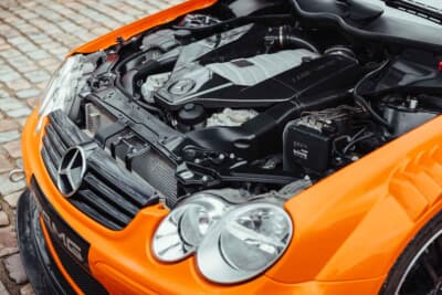 60万ユーロ〜80万ユーロ（邦貨換算約9610万円〜1億2810万円）で現在も販売中のメルセデス・ベンツ「CLK DTM AMG P900 プロトタイプ」（C）Bonhams