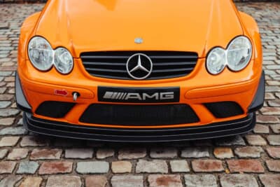 60万ユーロ〜80万ユーロ（邦貨換算約9610万円〜1億2810万円）で現在も販売中のメルセデス・ベンツ「CLK DTM AMG P900 プロトタイプ」（C）Bonhams