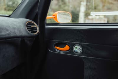 60万ユーロ〜80万ユーロ（邦貨換算約9610万円〜1億2810万円）で現在も販売中のメルセデス・ベンツ「CLK DTM AMG P900 プロトタイプ」（C）Bonhams