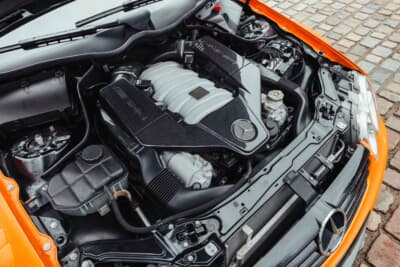 60万ユーロ〜80万ユーロ（邦貨換算約9610万円〜1億2810万円）で現在も販売中のメルセデス・ベンツ「CLK DTM AMG P900 プロトタイプ」（C）Bonhams