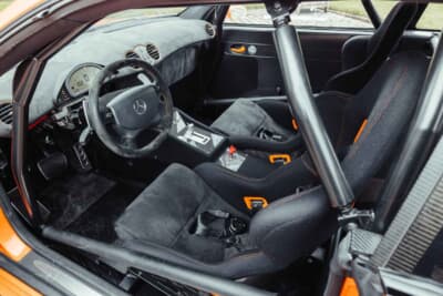 60万ユーロ〜80万ユーロ（邦貨換算約9610万円〜1億2810万円）で現在も販売中のメルセデス・ベンツ「CLK DTM AMG P900 プロトタイプ」（C）Bonhams