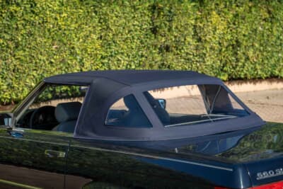 7万8400ドル（邦貨換算約1170万円）で落札されたメルセデス・ベンツ「560SL」（C）Courtesy of RM Sotheby's