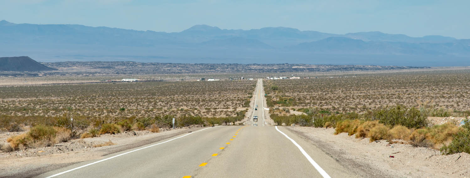 砂漠の名所「ロイズ」が「ルート66」100周年に完全復活!? 州境の町ニードルスでは「スヌーピーの兄」に出会えました【ルート66カリフォルニアの旅_03】