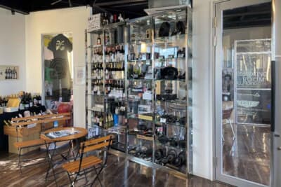 ヘッドユニットやアンプ、プロセッサー、キャパシタ、スピーカー、デッドニング材までカーオーディオに関するアイテムを取り揃えている