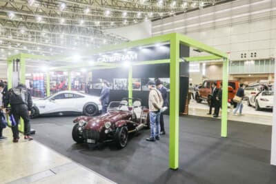 ケータハムブースには2台展示された