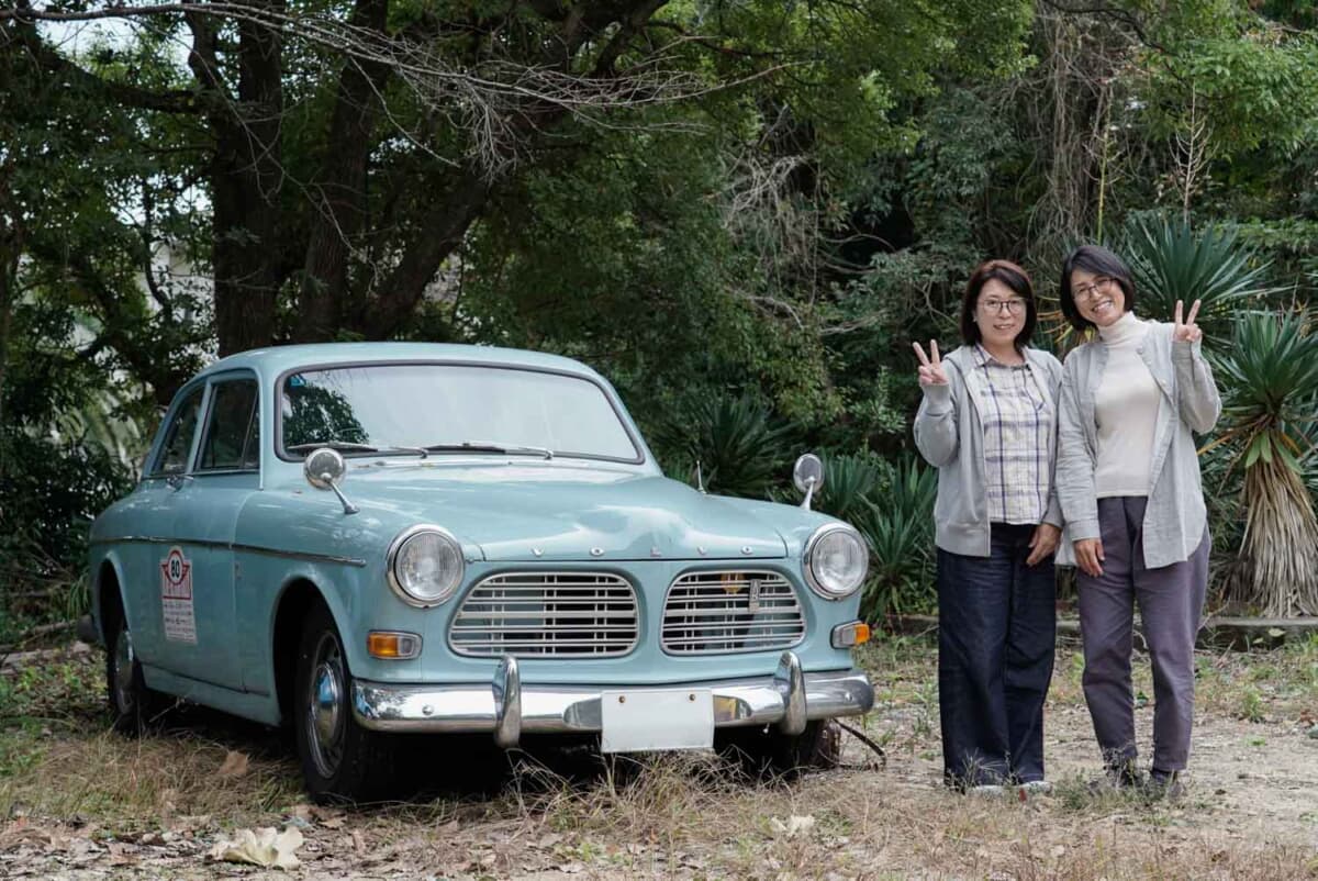 姉妹でクラシックカーラリーに参加！愛車のボルボ「アマゾン122S