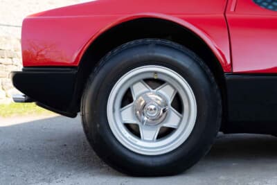 17万8250英ポンド（邦貨換算約3340万円）で落札されたフェラーリ「365GT4BB」（C）Bonhams