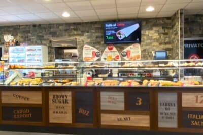 イタリアのサービスエリアではパニーニの種類も豊富です