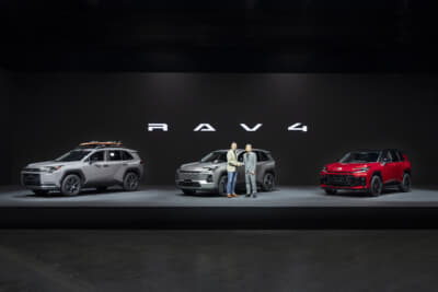 左は取締役・執行役員 Chief Branding Office デザイン領域統括部長のサイモン・ハンフリーズ氏、右はウーブン・バイ・トヨタ株式会社 代表取締役 Chief Executive Officerの隈部 肇氏