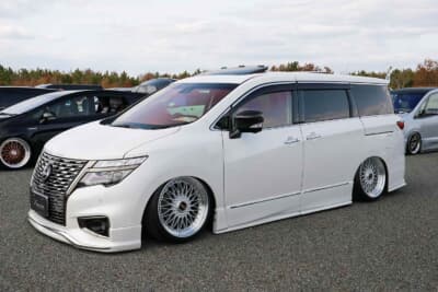 WAGONISTユーザーが選んだワゴン部門の1位は、日産 エルグランド。日常使いを優先し、足まわりを中心に綺麗にまとめたスタイリングが人気だった