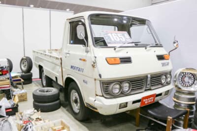 いすゞ エルフ 150 1.25トン：丸型4灯式ヘッドライトを採用した2代目いすゞ エルフの顔が好きだという人が少なくない