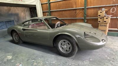 ディーノ206GT：本来アルミボディなのだが、写真の個体はバンパーまわりが前オーナーが鉄製に変更していた。現オーナーの依頼によりアルミで再制作