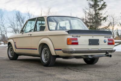 17万9200ドル（邦貨換算約2580万円）で落札されたBMW「2002ターボ」（C）Courtesy of RM Sotheby's