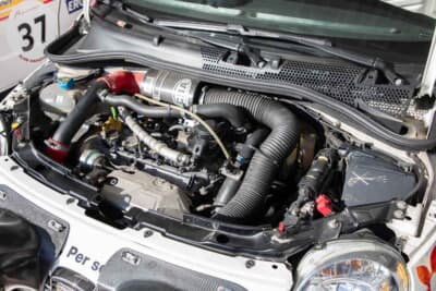 アバルト500 R3T：エンジンは1368cc 直列4気筒DOHC16Vターボ