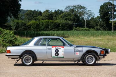 12万ポンド～20万ポンド（邦貨換算約2320万円〜約3870万円）で現在も販売中のメルセデス・ベンツ「450 SLC 5.0」（C）Bonhams