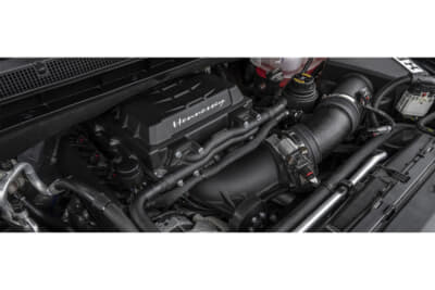 ヘネシー H600 パフォーマンスパッケージ：6.2L V8エンジンを搭載するタホおよびサバーバンの出力を最高出力200ps以上引き上げ、最高出力625psおよび最大トルク858Nmを発生する