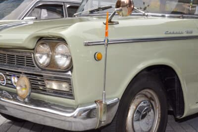 日産 初代 セドリックバン：コーナーポールは初代セドリック用