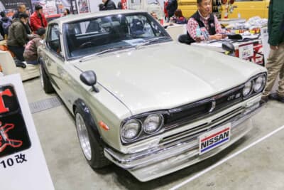 日産 スカイライン2000GT：シルバーのハコスカはL20改2.7Lを積んでいるチューニングカー