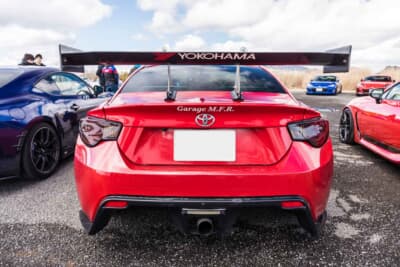 トヨタ 86：リアはPROVAのディフューザーに会社の先輩がワンオフで製作してくれたマフラーの組み合わせている