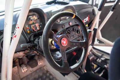 アバルト500 R3T：競技に必要なものだけが取り残された室内