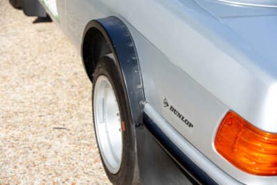 12万ポンド～20万ポンド（邦貨換算約2320万円〜約3870万円）で現在も販売中のメルセデス・ベンツ「450 SLC 5.0」（C）Bonhams